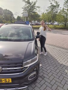 Yvonne is geslaagd voor haar rijbewijs